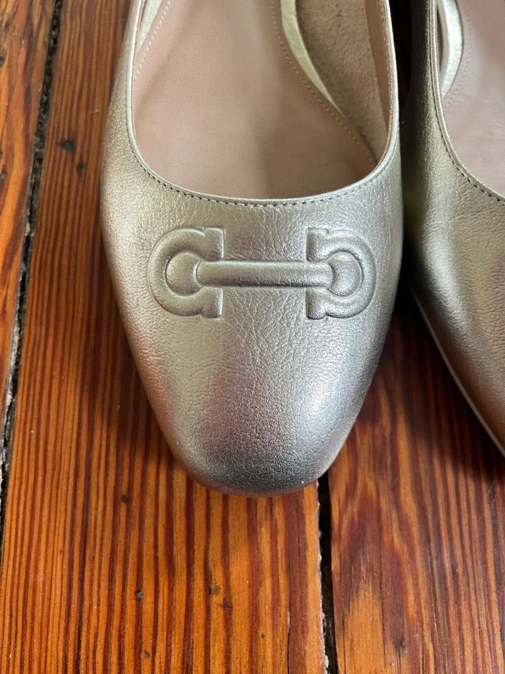 Salvatore Ferragamo Gold Leather Gancini Ballet Flats – EUC